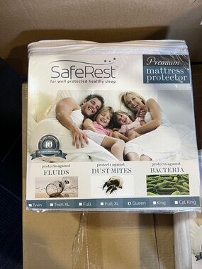 Premium White Mattress Protector - Queen
